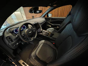 https://vehicle.imgix.net/3829852/3732811e-2752-4c84-8ebf-d0c0c7e0924c.jpg