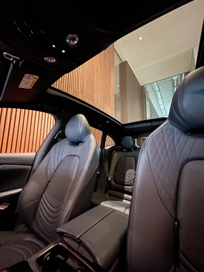 immagine del veicolo ASTON MARTIN DBX