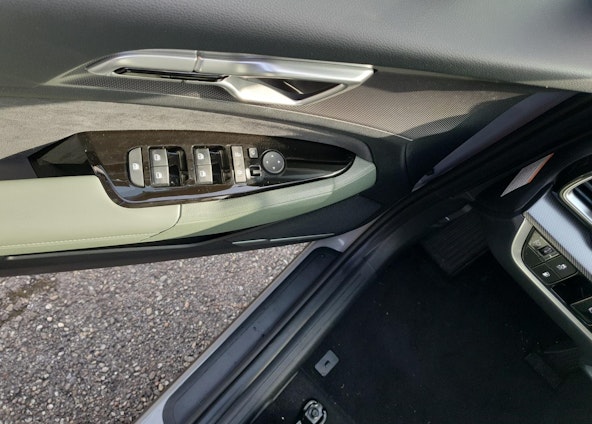 Vehicle image 10 Vehicle image 10