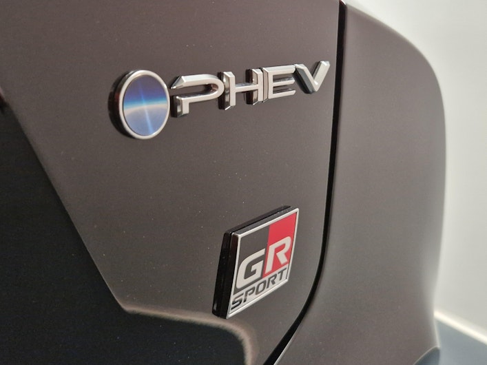 Vehicle image TOYOTA C-HR