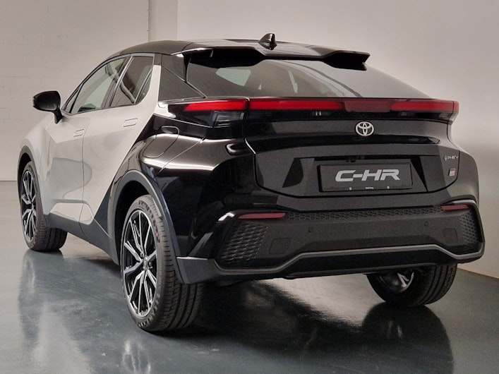 Vehicle image TOYOTA C-HR