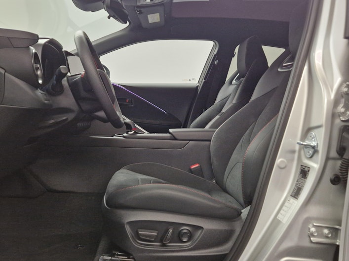 Vehicle image TOYOTA C-HR