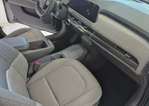 Vehicle image 9 Vehicle image 9