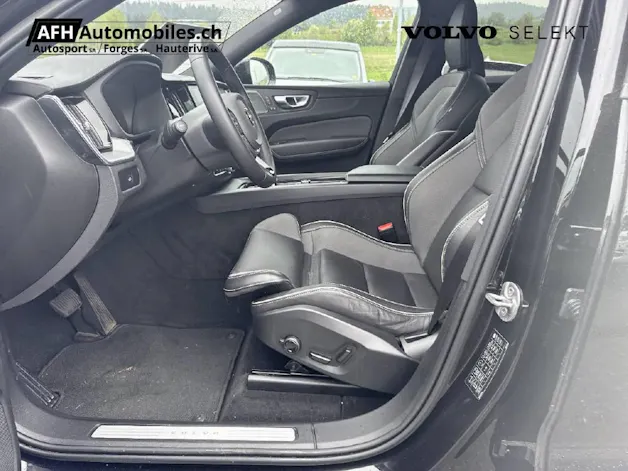 Volvo XC60 2.0 B5 MH Ultimate Dark AWD