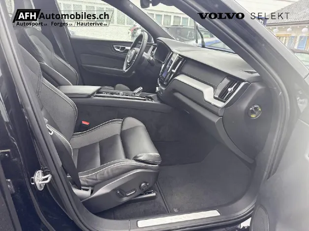 Volvo XC60 2.0 B5 MH Ultimate Dark AWD