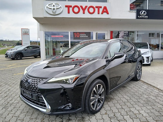 First vehicle image