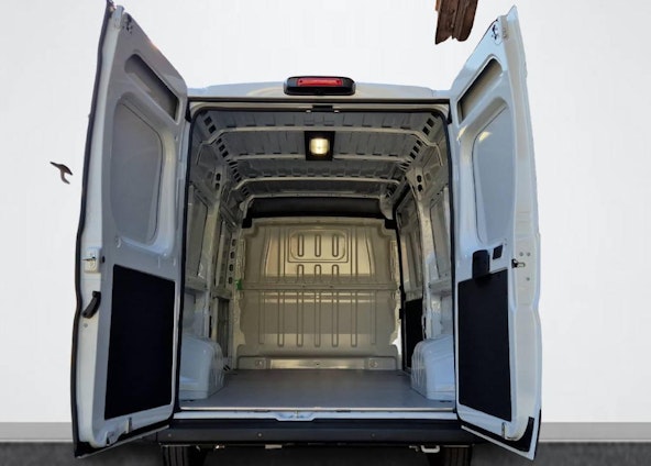 Vehicle image 13 Vehicle image 13