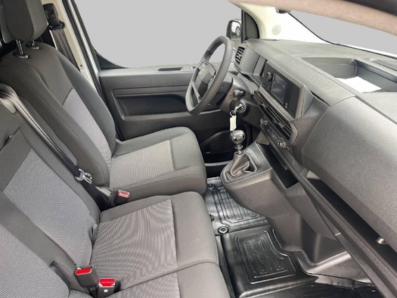 Vehicle image 9 Vehicle image 9