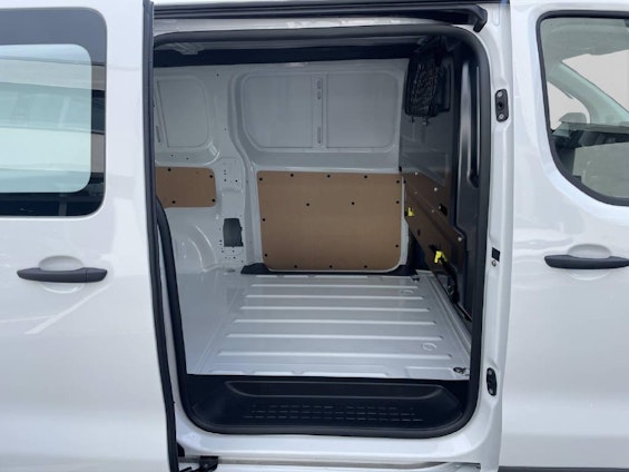 Vehicle image 7 Vehicle image 7