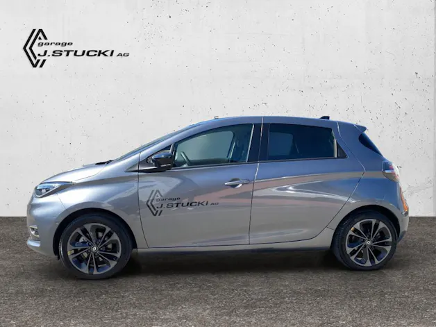 Renault Zoe E-Tech electric iconic R135