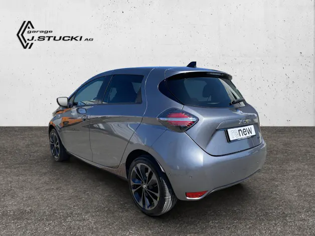 Renault Zoe E-Tech electric iconic R135
