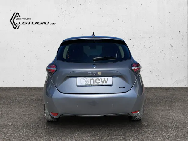 Renault Zoe E-Tech electric iconic R135