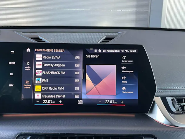BMW X1 20d xDrive paddles