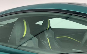 Vehicle image ASTON MARTIN V8 Vantage Coupé 4.0 V8 Bi-Turbo F1