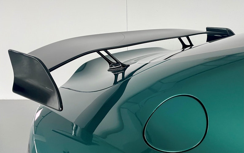 Vehicle image ASTON MARTIN V12 Vantage