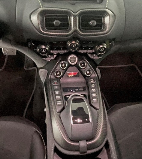 Vehicle image ASTON MARTIN V12 Vantage