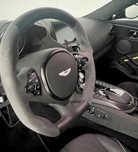 Vehicle image ASTON MARTIN V8 Vantage Coupé 4.0 V8 Bi-Turbo F1