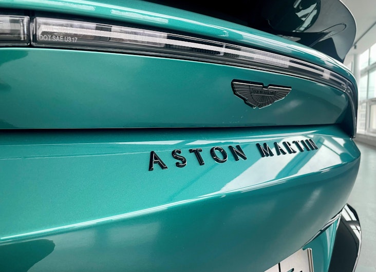 Vehicle image ASTON MARTIN V12 Vantage