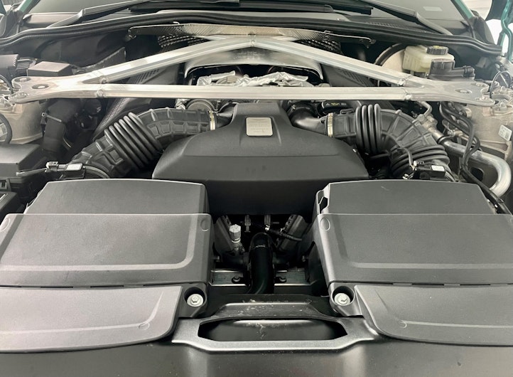 Vehicle image ASTON MARTIN V12 Vantage