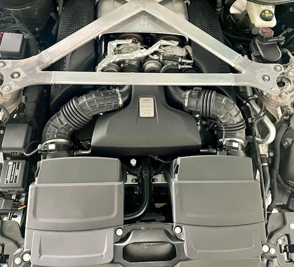 Vehicle image ASTON MARTIN V12 Vantage