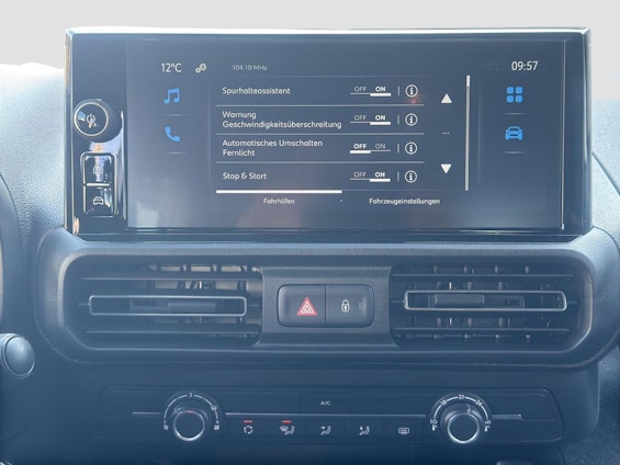 Vehicle image 29 Vehicle image 29