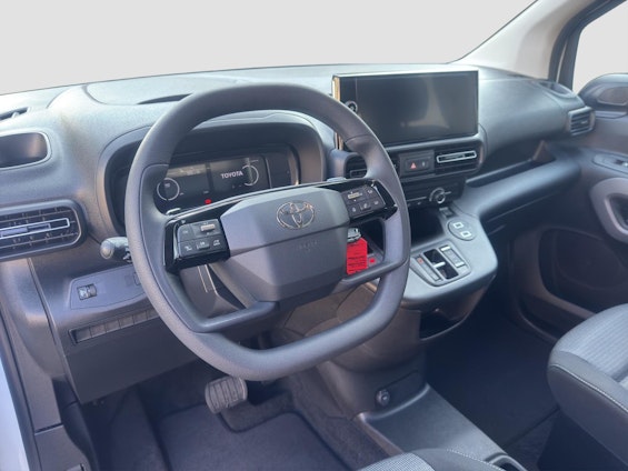 Vehicle image 27 Vehicle image 27