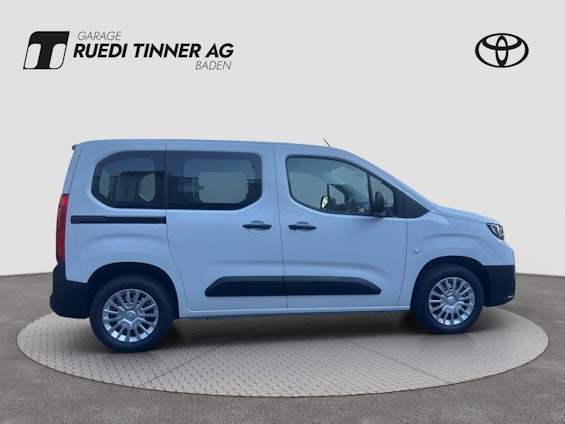 Vehicle image 3 Vehicle image 3