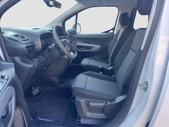 Vehicle image 26 Vehicle image 26