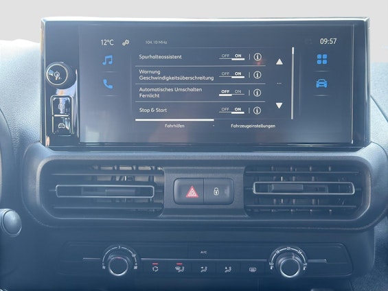 Vehicle image 13 Vehicle image 13