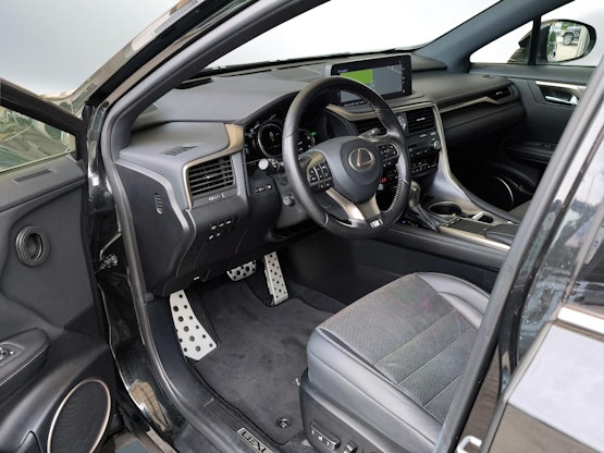 Vehicle image 10