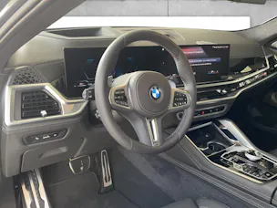 BMW X6 M60i