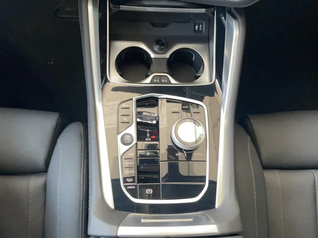 BMW X6 M60i