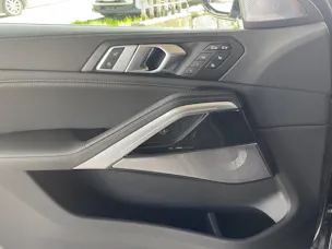 BMW X6 M60i