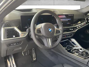 BMW X6 M60i