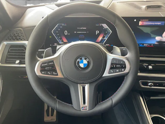 BMW X6 M60i