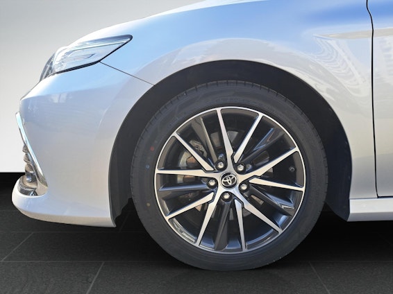 Vehicle image 18 Vehicle image 18