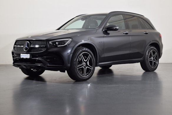 MERCEDES-BENZ GLC 300 e AMG Line 4m 0