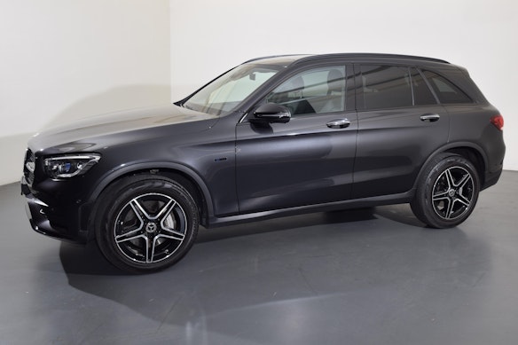 MERCEDES-BENZ GLC 300 e AMG Line 4m 3