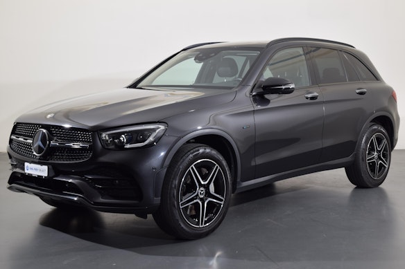 MERCEDES-BENZ GLC 300 e AMG Line 4m 1