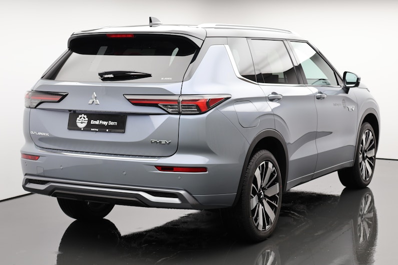 Vehicle image MITSUBISHI OUTLANDER