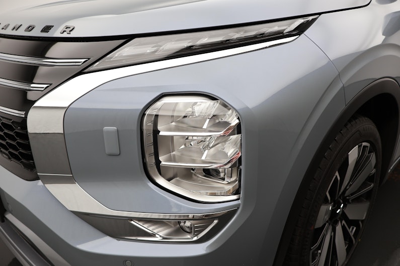 Vehicle image MITSUBISHI OUTLANDER