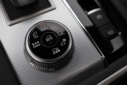 MITSUBISHI OUTLANDER 15