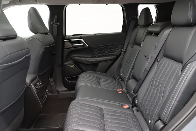 Mitsubishi Outlander 2.4 PHEV Instyle 4x4 ab 0.8% Leasing