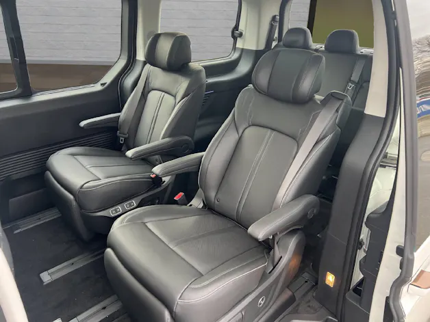 Hyundai Staria Premium 1.6 GDi HEV Vertex