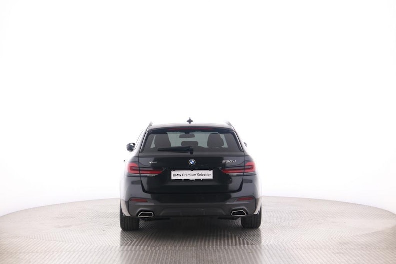 Vehicle image BMW 5 SERIES