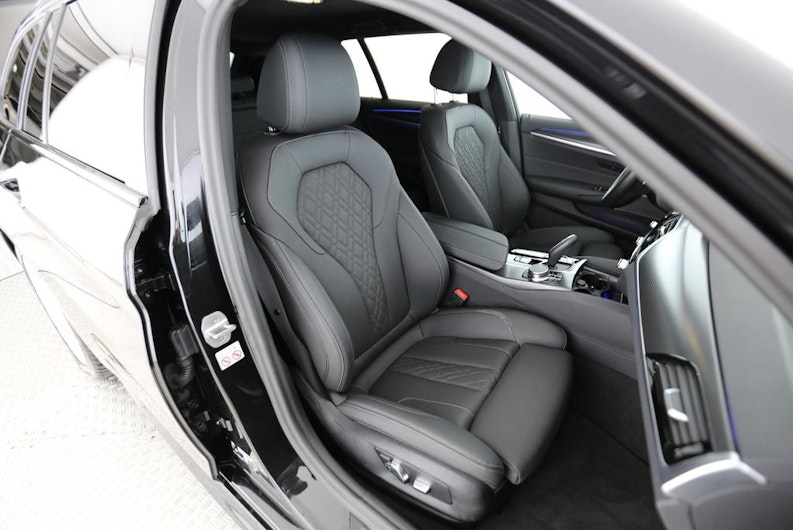 Vehicle image BMW 5 SERIES