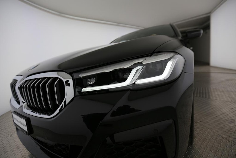 Vehicle image BMW 5 SERIES