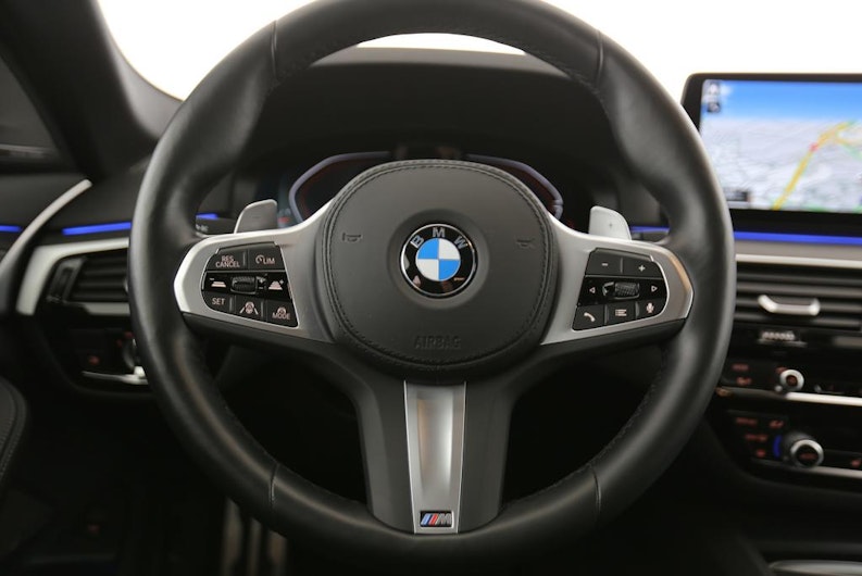 Vehicle image BMW 5 SERIES