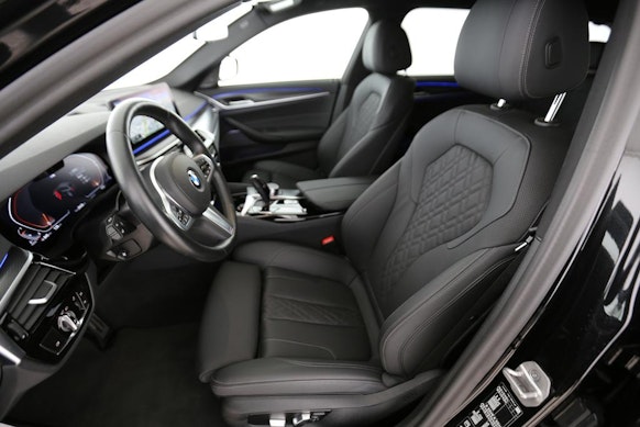 BMW 530d xDrive Touring 2