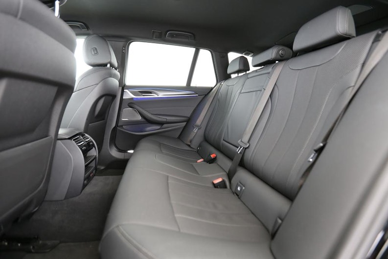 Vehicle image BMW 5 SERIES